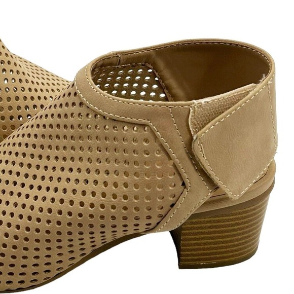 J. Adams Women Maddie Booties Peep Toe Low Block Heel Hook & Loop Strap Size 6.5 - Picture 3 of 10